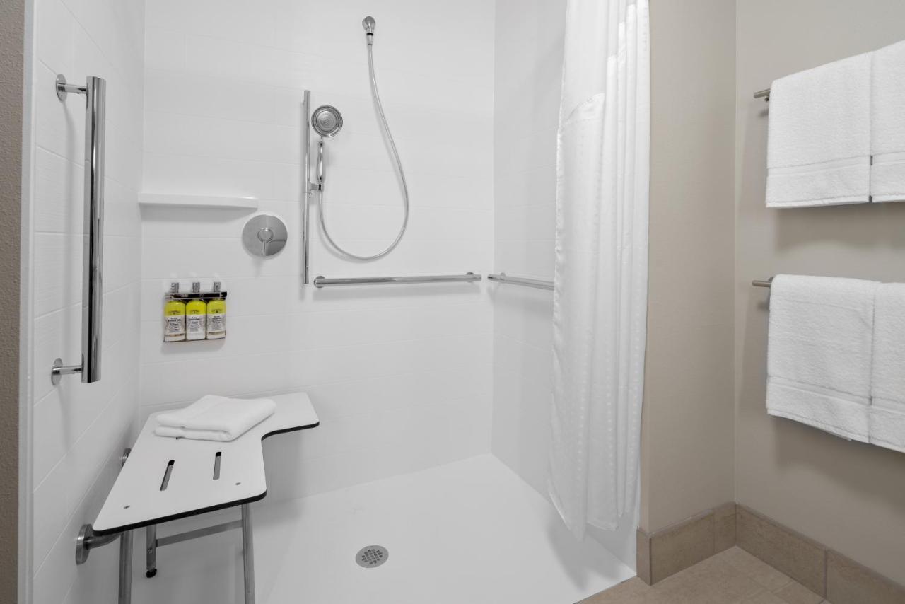 Holiday Inn Express & Suites - Elkhorn - Lake Geneva Area By Ihg Luaran gambar