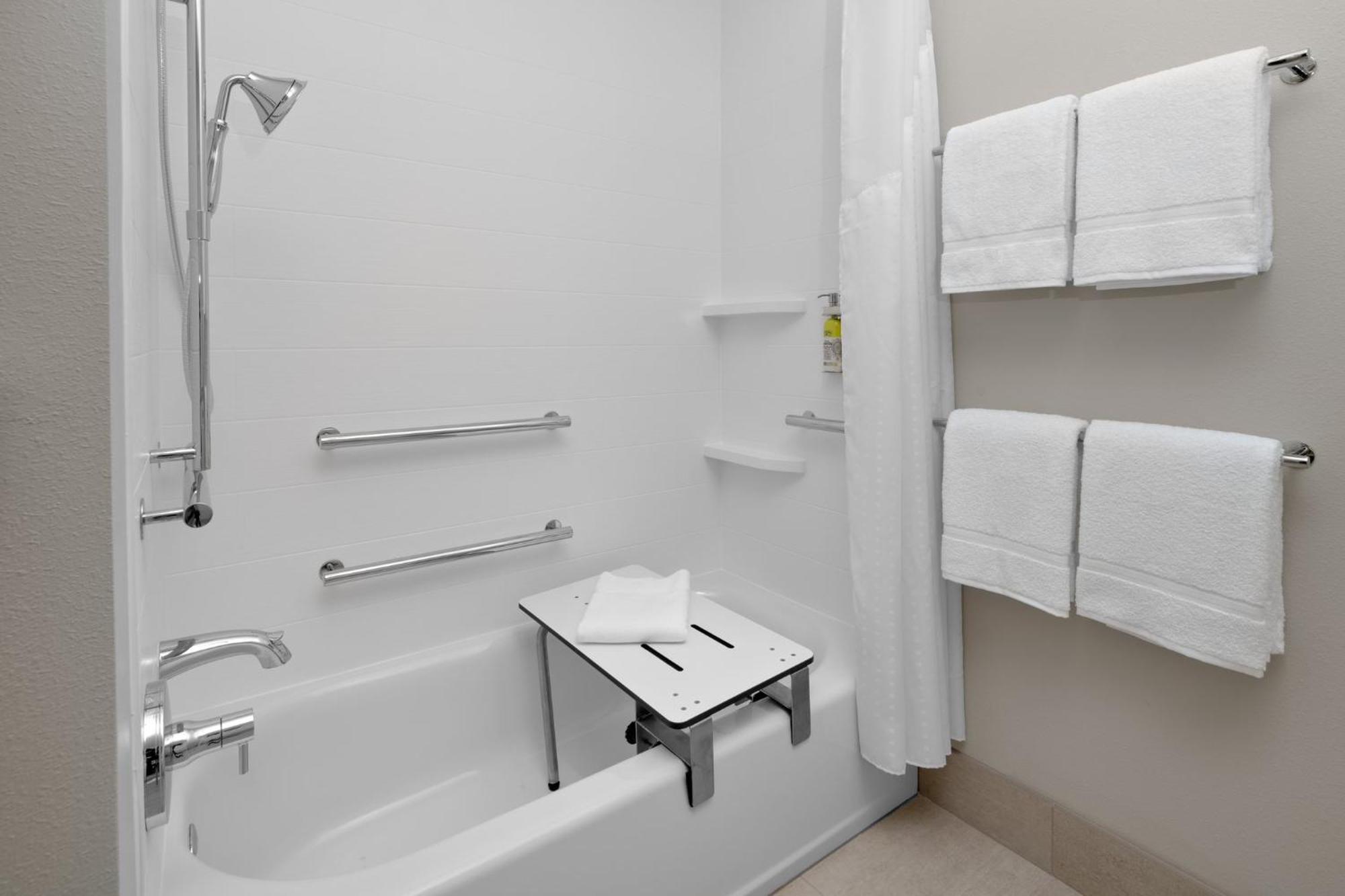 Holiday Inn Express & Suites - Elkhorn - Lake Geneva Area By Ihg Luaran gambar