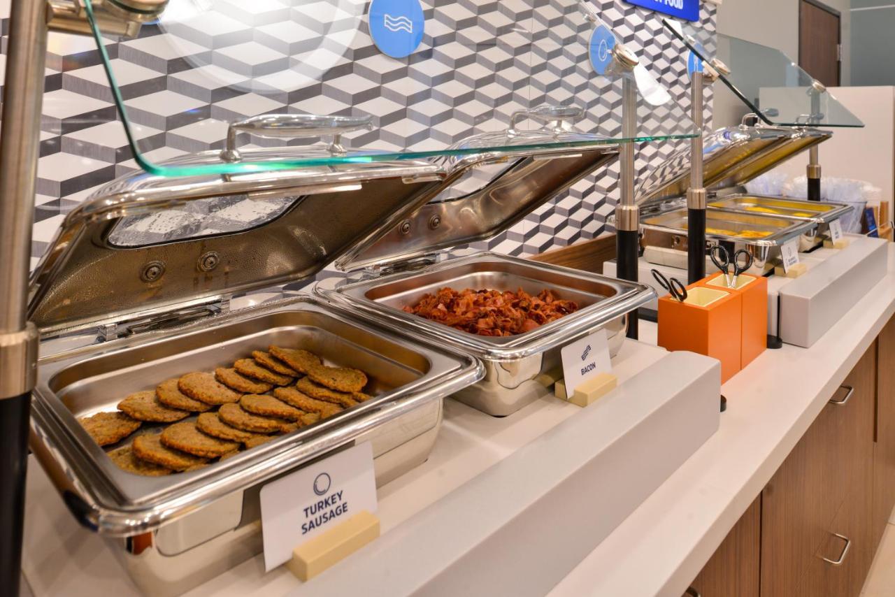 Holiday Inn Express & Suites - Elkhorn - Lake Geneva Area By Ihg Luaran gambar