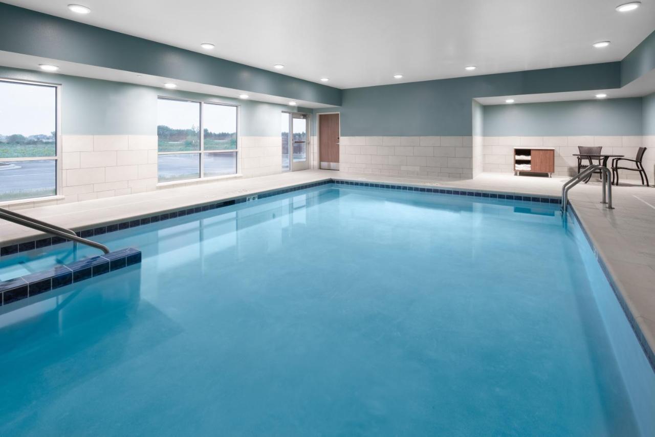 Holiday Inn Express & Suites - Elkhorn - Lake Geneva Area By Ihg Luaran gambar