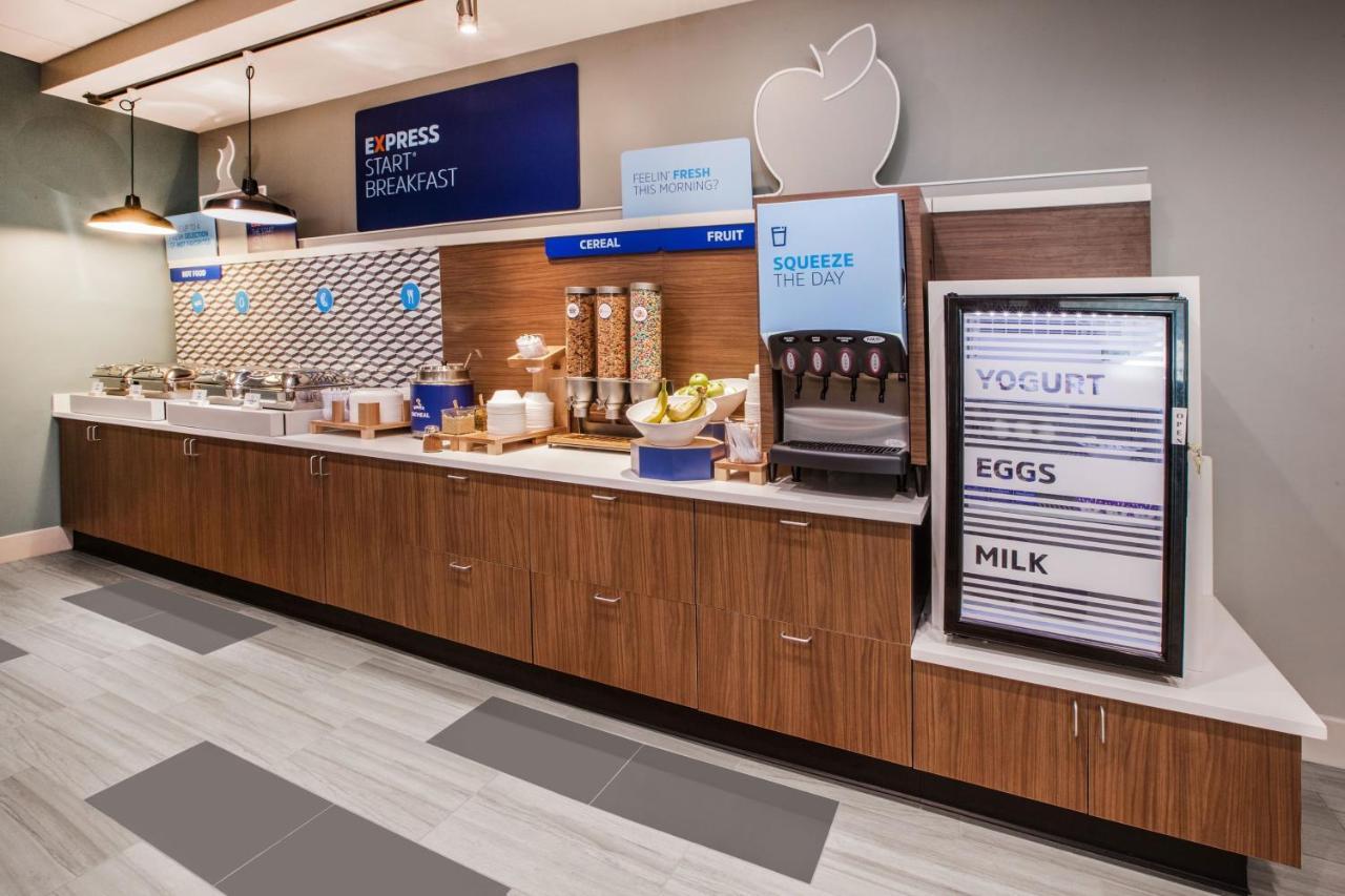 Holiday Inn Express & Suites - Elkhorn - Lake Geneva Area By Ihg Luaran gambar