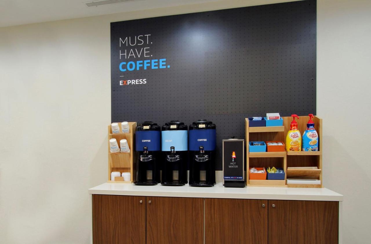 Holiday Inn Express & Suites - Elkhorn - Lake Geneva Area By Ihg Luaran gambar
